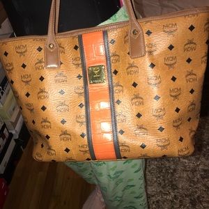 MCM ((Real Leather)) Tote Bag/With Serial Number